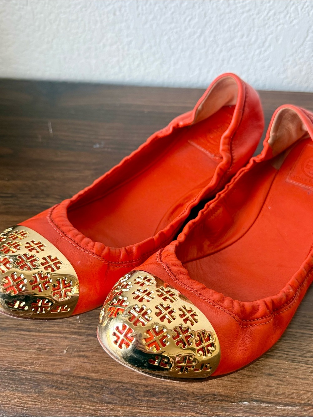 Tory Burch Orange Leather Ballet Flats with Gold Cap Toe - Picture 2 of 12